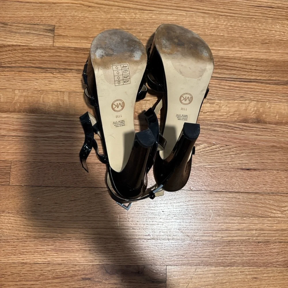 Michael Kors Glossy Black Catalina Heels - Picture 2 of 5